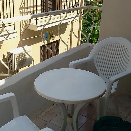 Simple * Kalamata